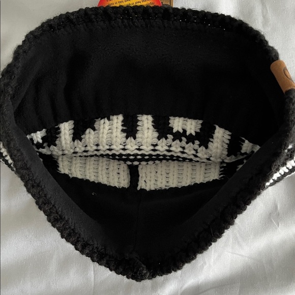 NWT Wind River Heritage Canada Knit Beanie Hat Black White - Picture 4 of 5